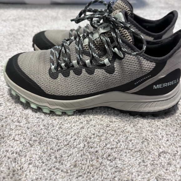 Merrell woman bravada waterproof sneaker excellent condition - Picture 1 of 4